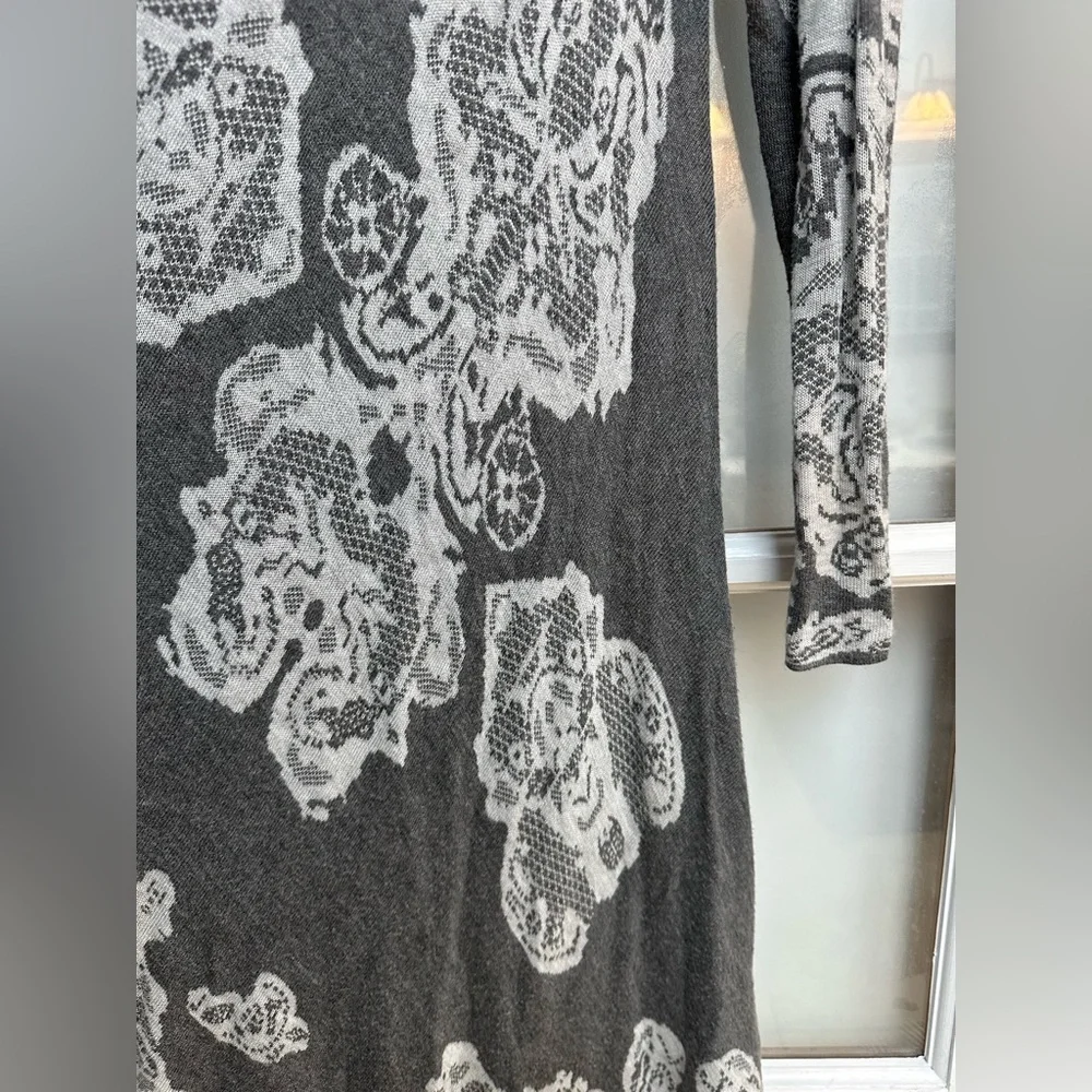 Neiman Marcus Designer Gray & Cream Chic Open Front Waterfall Cardigan Size M